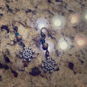 Silver blue gem snowflake dangle earrings